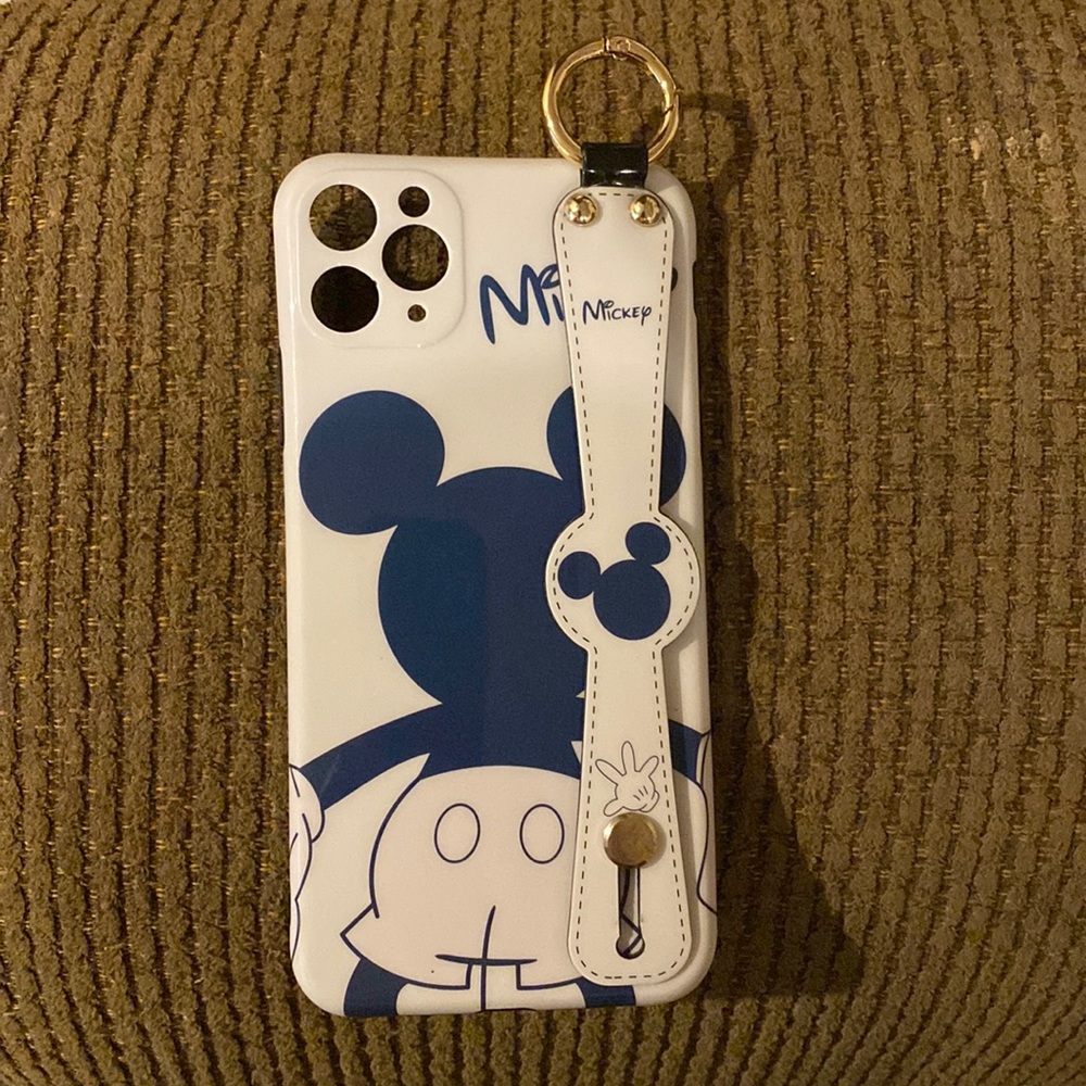 Apple iPhone 11 Pro Max Case, gently used, excellent condition - Picture 1 of 2